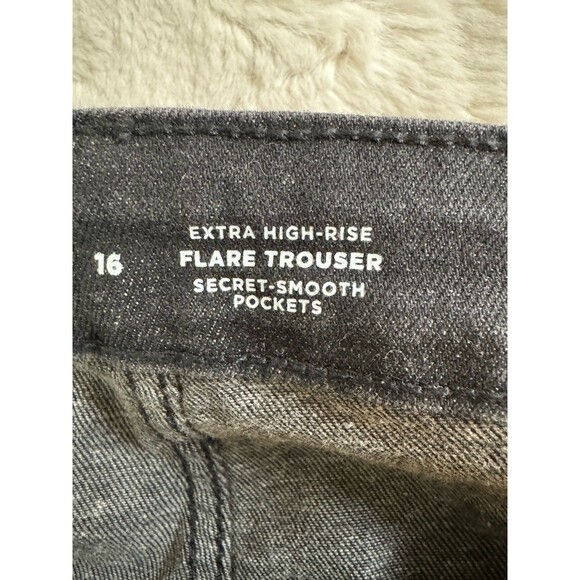 Old Navy Jeans Women 16 Extra High Rise Flare Trousers 360 Stretch Black Raw Hem - Picture 5 of 7